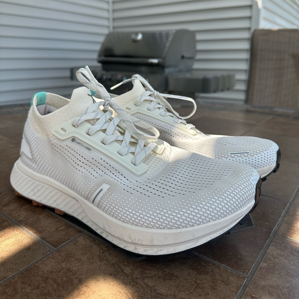 Barefoot running shoe - Flux Adapt Trailer Runner Size 10, worn 3 times!